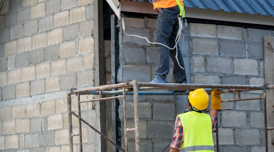 Expert Emergency Roof Repairs services in Leopold, IN